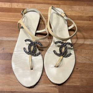 Chanel light beige thong sandals sz 38.5